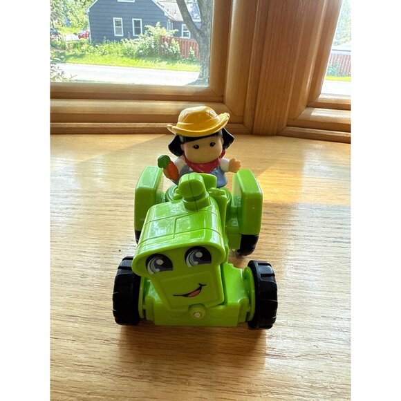 Fisher-Price Little People Helpful Harvester Tractor & Farmer - Picture 2 of 6